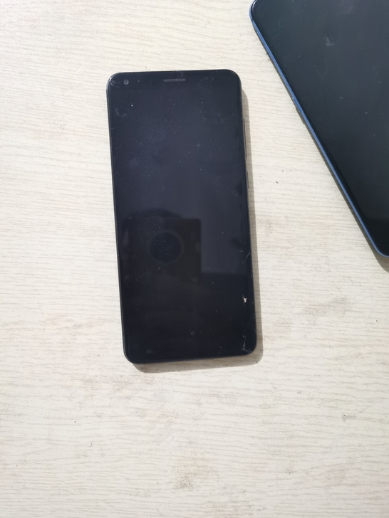 中兴v9手机，内存4+64g，运行流畅，无...