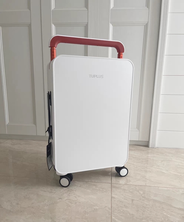 全新闲置转让，TUPLUS/途加行李箱男女...