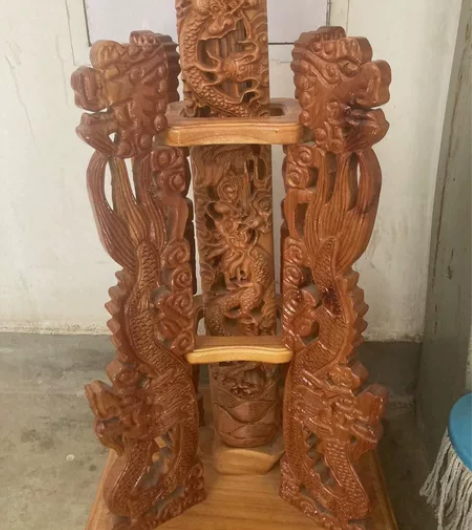 老公生意伙伴送的桃木剑道木雕摆件，当时说1...