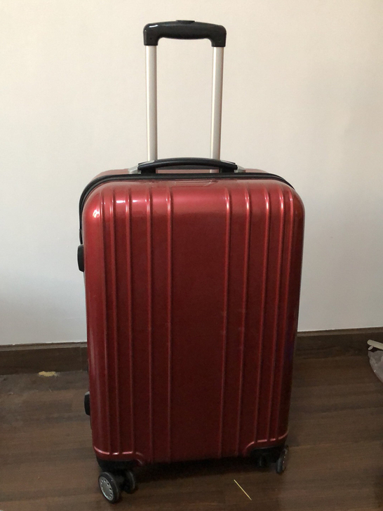 万向轮行李箱红色