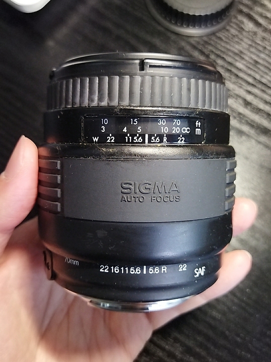 佳能ef口适马70-210f4-5.6。