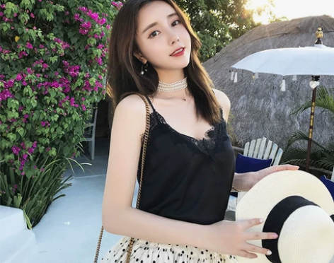 小鹿要飞 夏季V领缎面蕾丝黑色吊带背心女短...