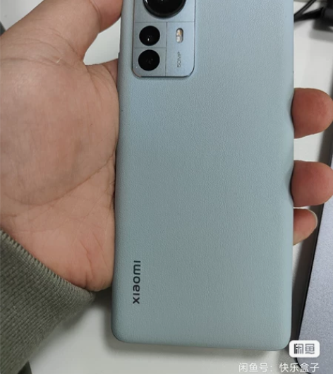 小米12素皮，8?256GB， 今年3月2...