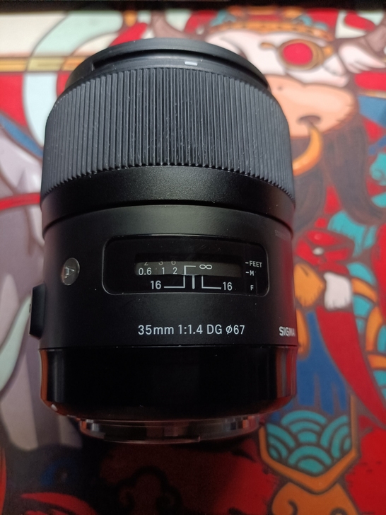 因出佳为尼，顾出售自用适马35  F1.4...