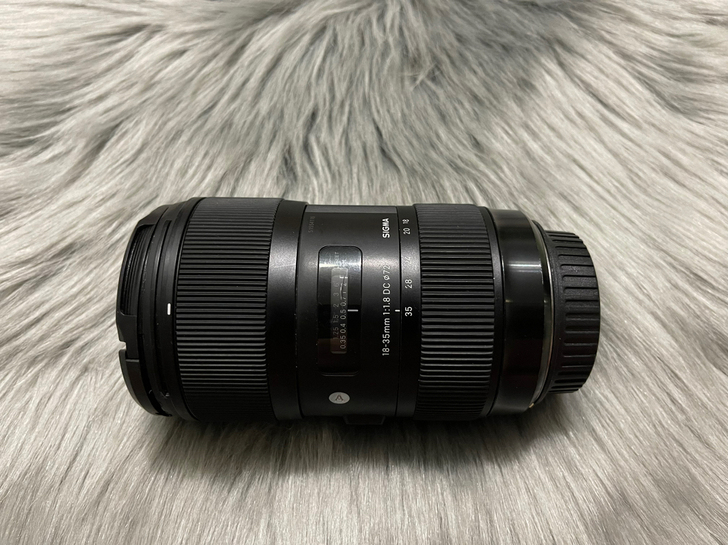 适马18-35 1.8佳能口 成色自行看图...
