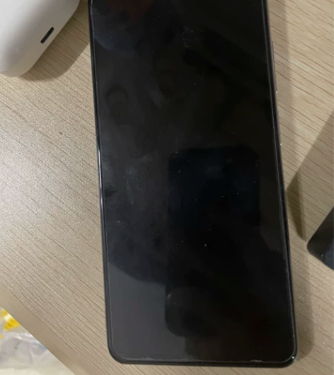 红米k40pro 8+128后壳碎 Red...