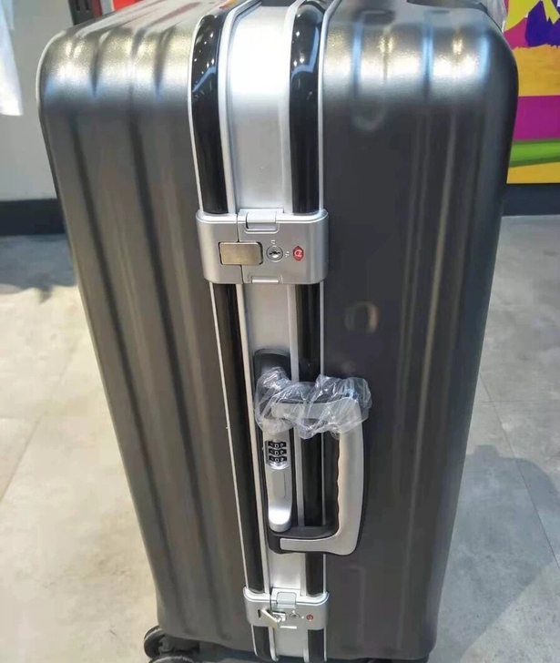 「全新」袋鼠铝框行李箱出售几个特价20寸2...