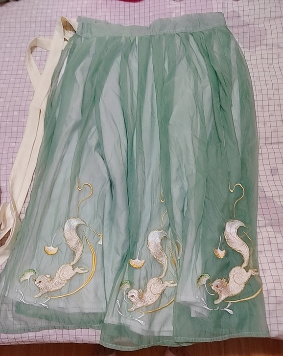 如梦霓裳汉服，仅试穿，前娘手里入，都是仅试...