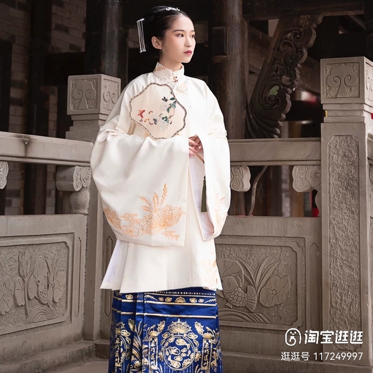 汉服出租，一套一天20，押金200