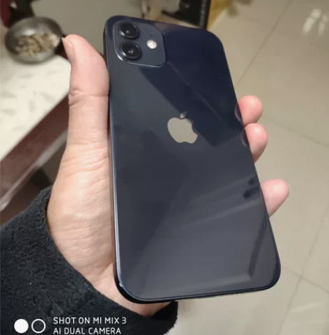 95新iphone 12 黑色128G 2...