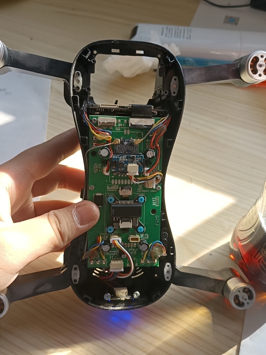 畅天游城pro飞机炸机了,飞机闪蓝灯,无刷...