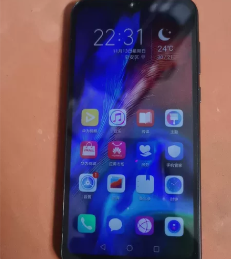 荣耀play3e外观如图,内存3+64要的...