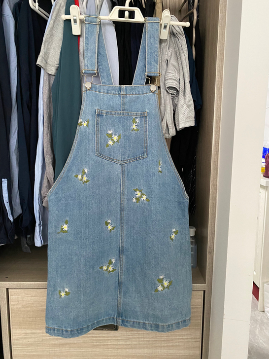 cache cache碎花背带裙 都是大学...