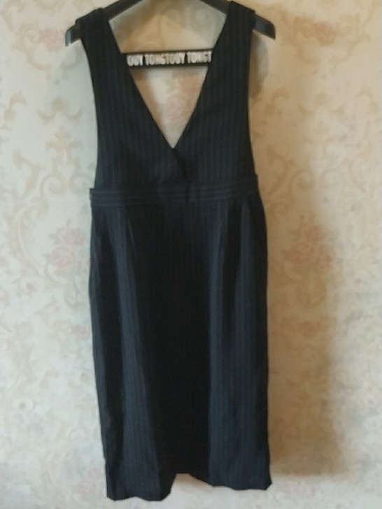 春秋季背带裙,经典款,闲置,需要的朋友请私聊