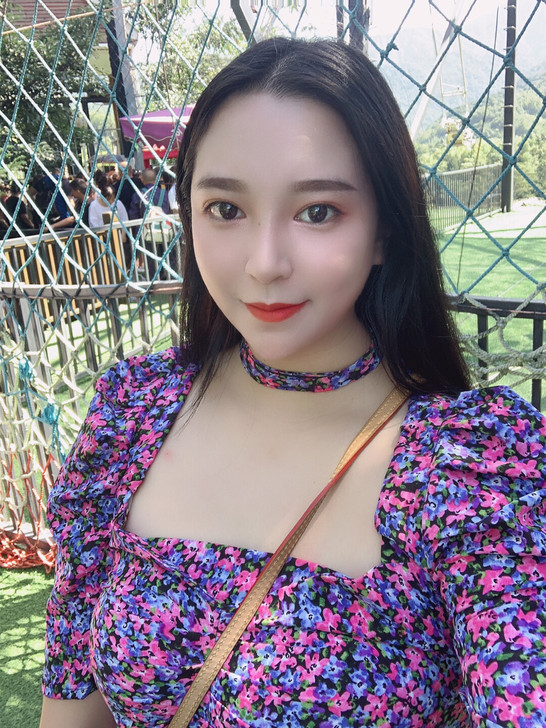 泫雅风紫色碎花长裙 真的非常的显瘦！