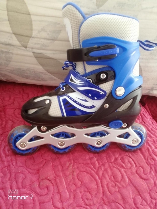 溜冰馆倒闭处理儿童溜冰鞋【大小可调】3-5...