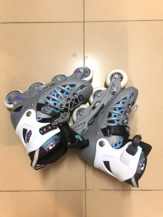 美洲狮轮滑鞋，37-40码可调节，鞋包护具...