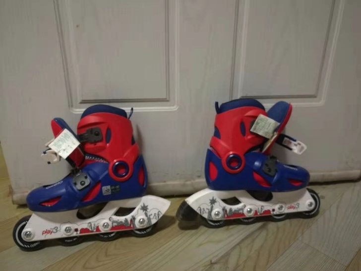 28到30码旱冰鞋一双，九成新