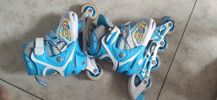 儿童溜冰鞋一双50出