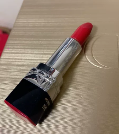 迪奥844 口红 还余这么多 感兴趣的话点...