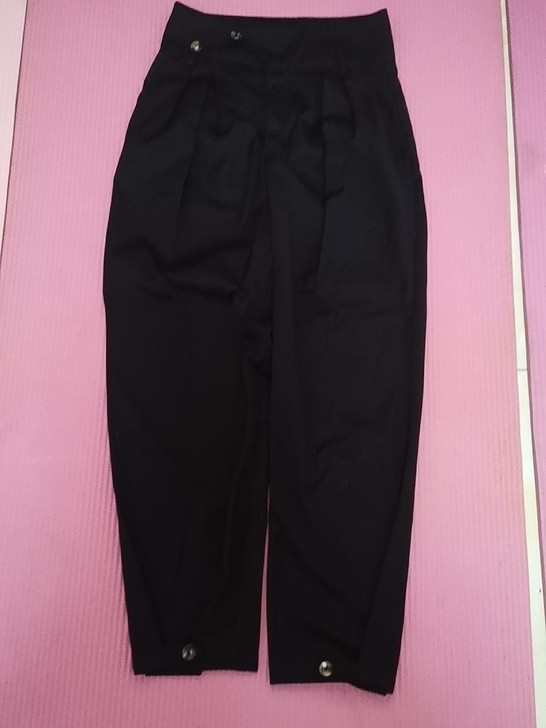 初语西装面料厚实休闲裤 稍微起球 腰围70