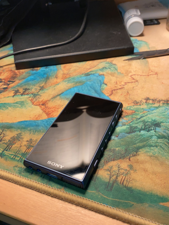 给女儿买来做英语辅导和古典音乐赏析用的,可...