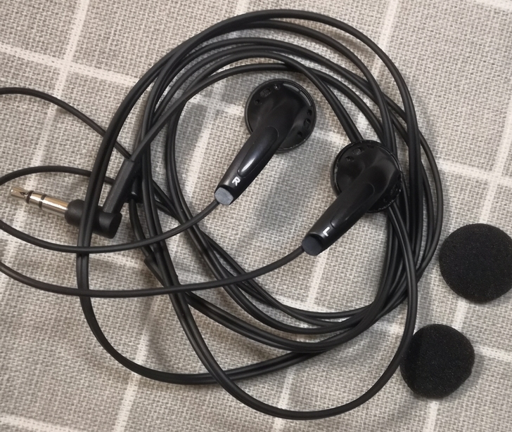 一条丰达单元平头耳机耳塞，声音正常，人声好...