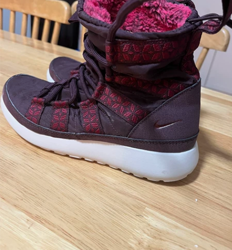 Nike 运动女鞋 一年多前线下特价买的，...