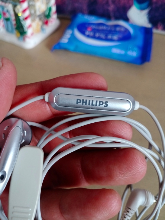 飞利浦9a9i原装耳机，孔径2.5mm，单...