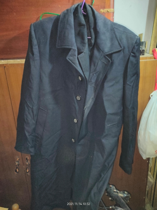 男士长款风衣  有肩秤 全新没穿过衣服较大