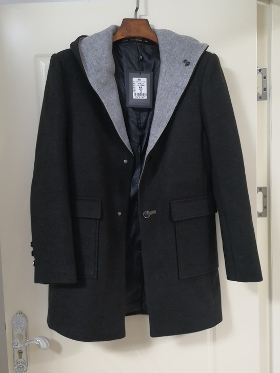 男生羊毛呢中风衣全新吊牌在，3XL，适合体...
