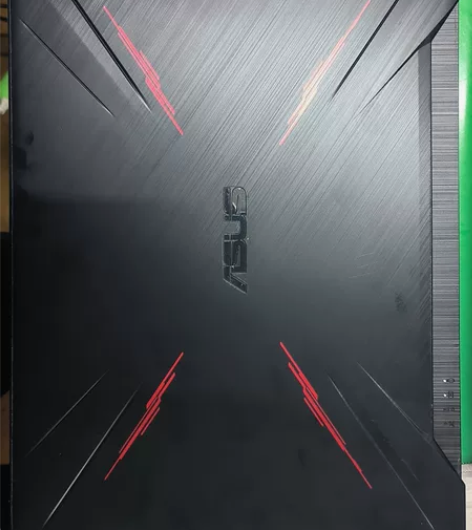 华硕飞行堡垒7，15.6英寸游戏本笔记本电...