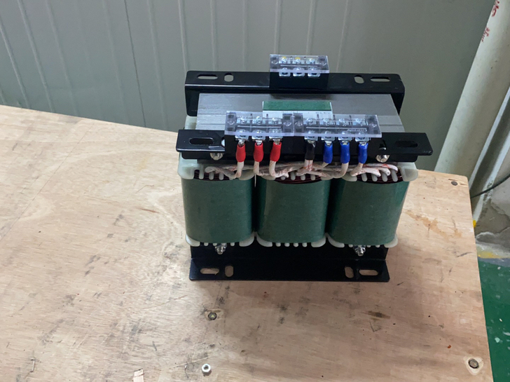 全新 三相干式变压器10KVA，输入380...