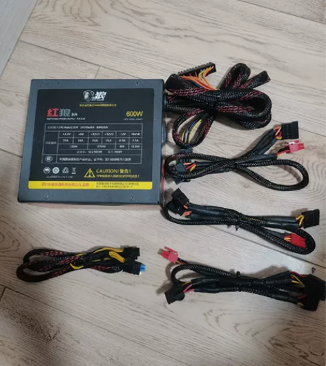 出一个自用的电源,长城红狼 额定600W,...