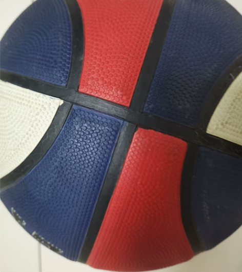 斯伯丁高档篮球,便宜处理! 感兴趣的话点“...
