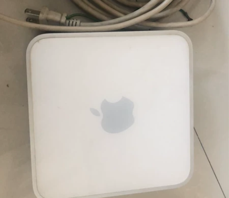 苹果迷你台式机，可以正常使用，看个电影什么...