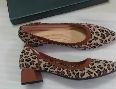 全新百搭粗跟王妃编织单鞋 跟高4厘米左右，...