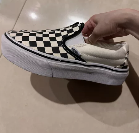 vans棋盘格鞋闲置出售 37码穿过两次几...