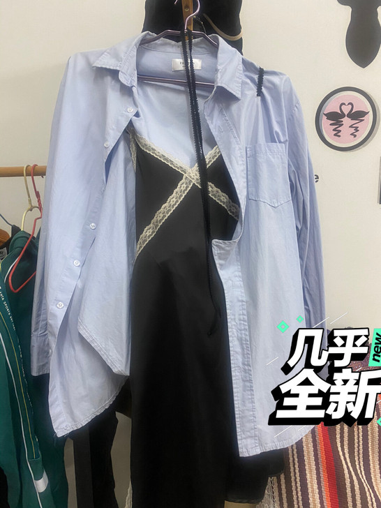 假两件衬衣裙，很好看，穿过一次，打底衣全新...