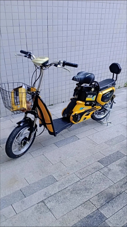 【清仓甩卖】新款电动自行车48V 脚踏锂电...