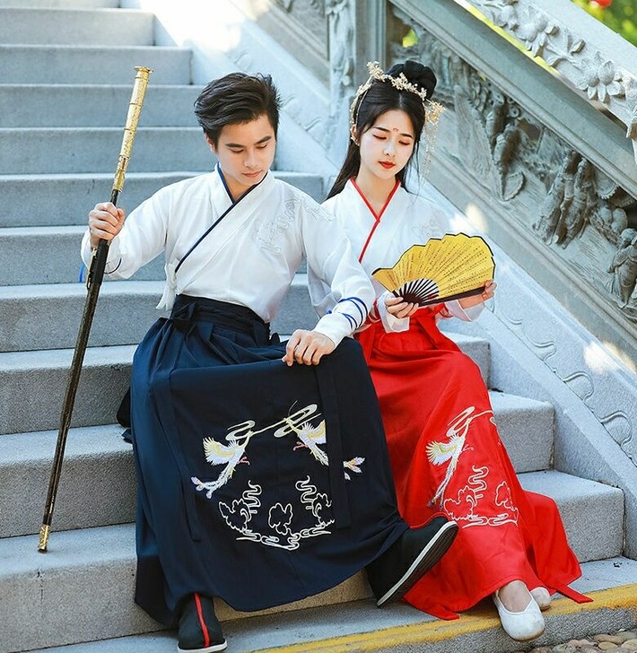 【现货当天发39一套】交领汉服拍照女襦裙齐...