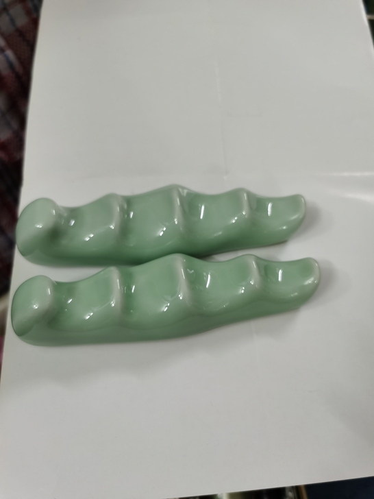 43#青瓷海浪型浪花型笔搁 毛笔架  文房...