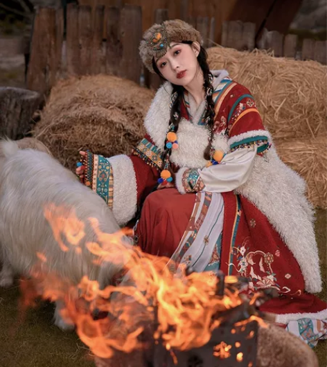 【出】七月夕汉服 玄女 交领上袄改良绣花短...