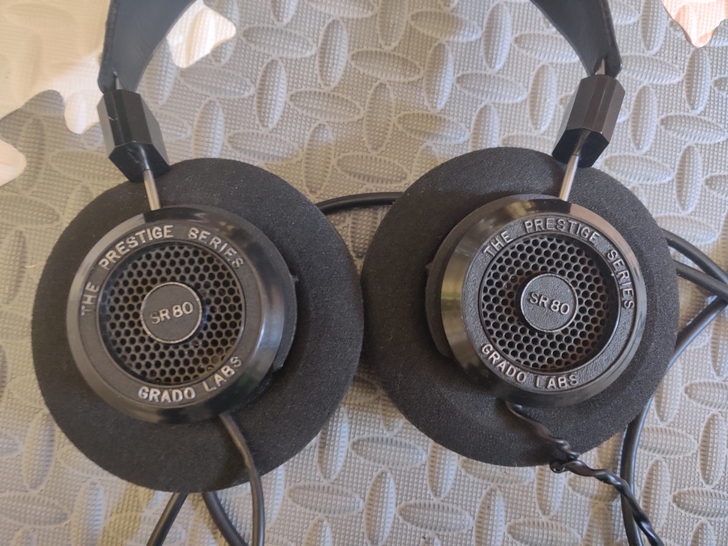 歌德sr80e,声音正常,只有耳机,盒子上...
