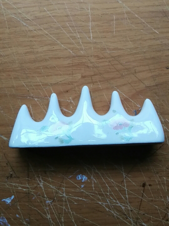 漂亮的笔山，完好无损，长12cm，高5.2...