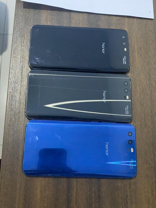 华为荣耀9。4+64G  9新，。无暗病，...