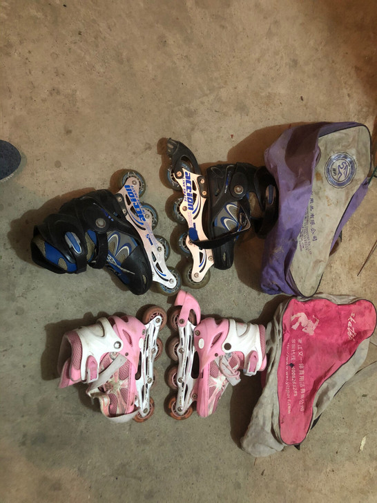 儿童溜冰鞋，一双男鞋一双女鞋，品牌：捷豹。...