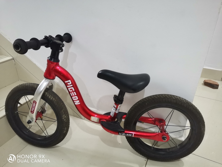 儿童平衡车，已自用3年，无任何毛病，图片即...