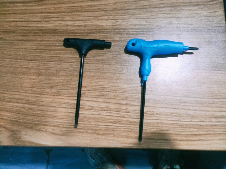 轮滑鞋底钉扳手 溜冰鞋六角穿钉扳手