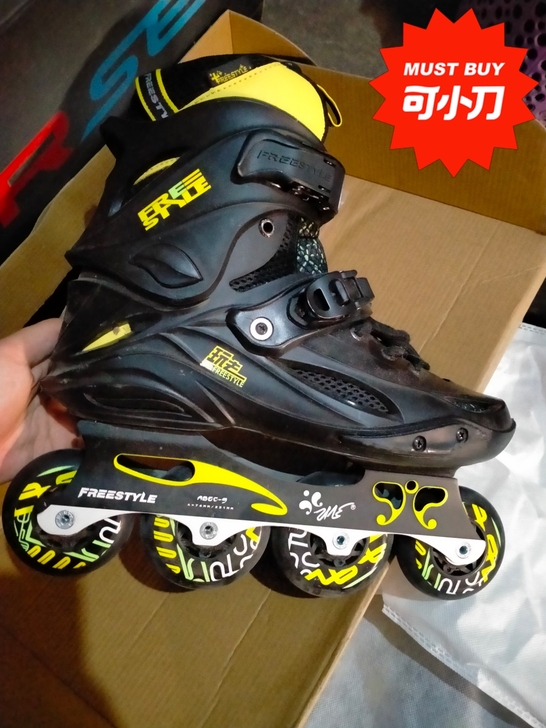 出费斯陌上轮滑鞋（38码，39的小姐姐可以...